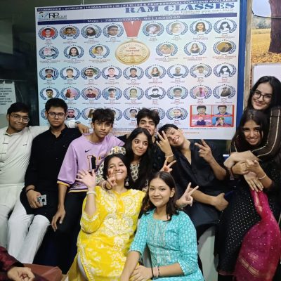 Photo of students sitting together in Ram classes